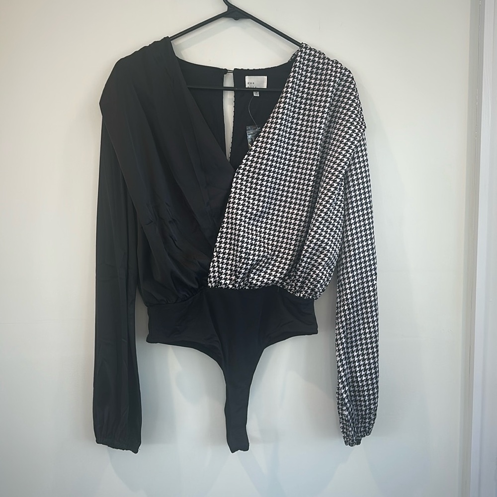 Dee Elly by Vici Houndstooth Bodysuit.